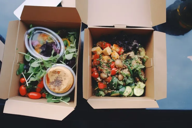 sustainable eating while traveling